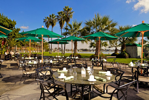 Lunch time at the Catamaran Hotel.