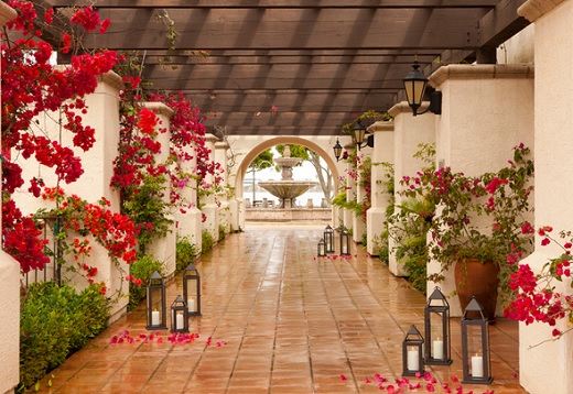 Walkway of the Kona Kai Resort & Marina.